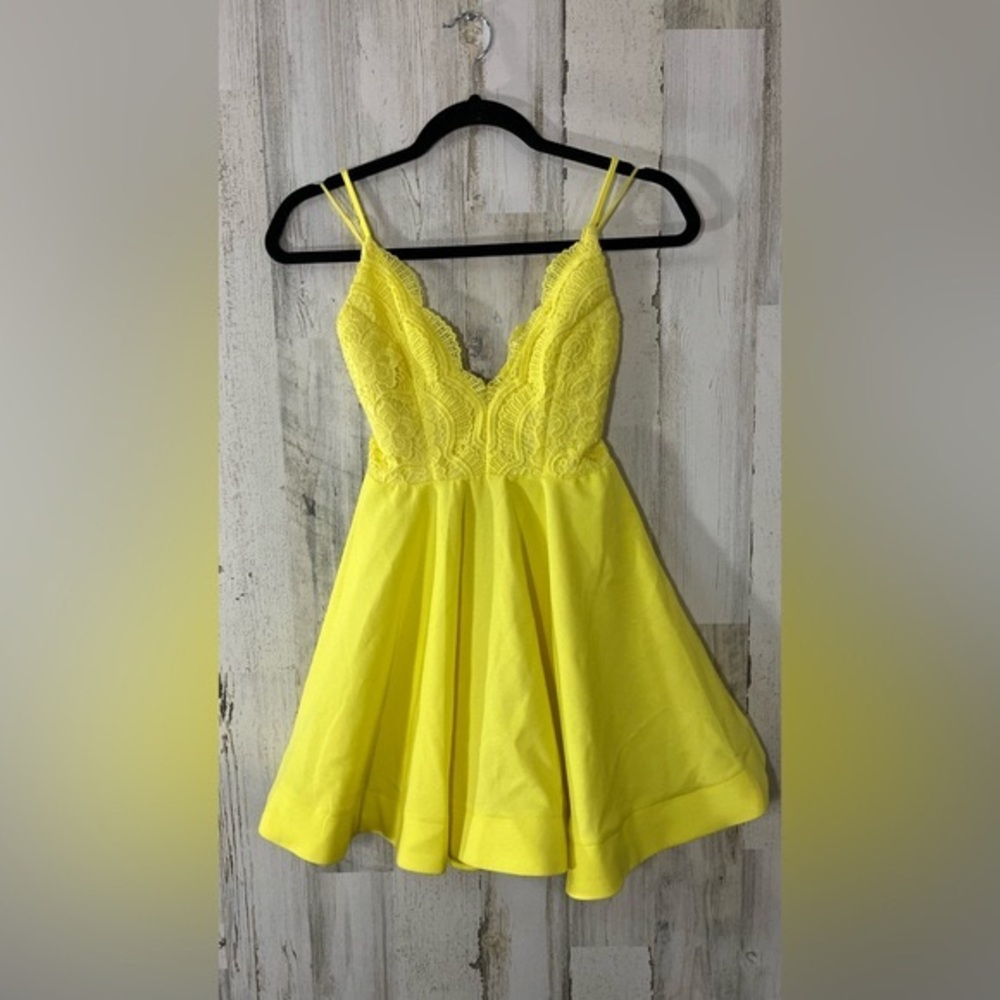 Luxxel Yellow Mini Dress Size Small